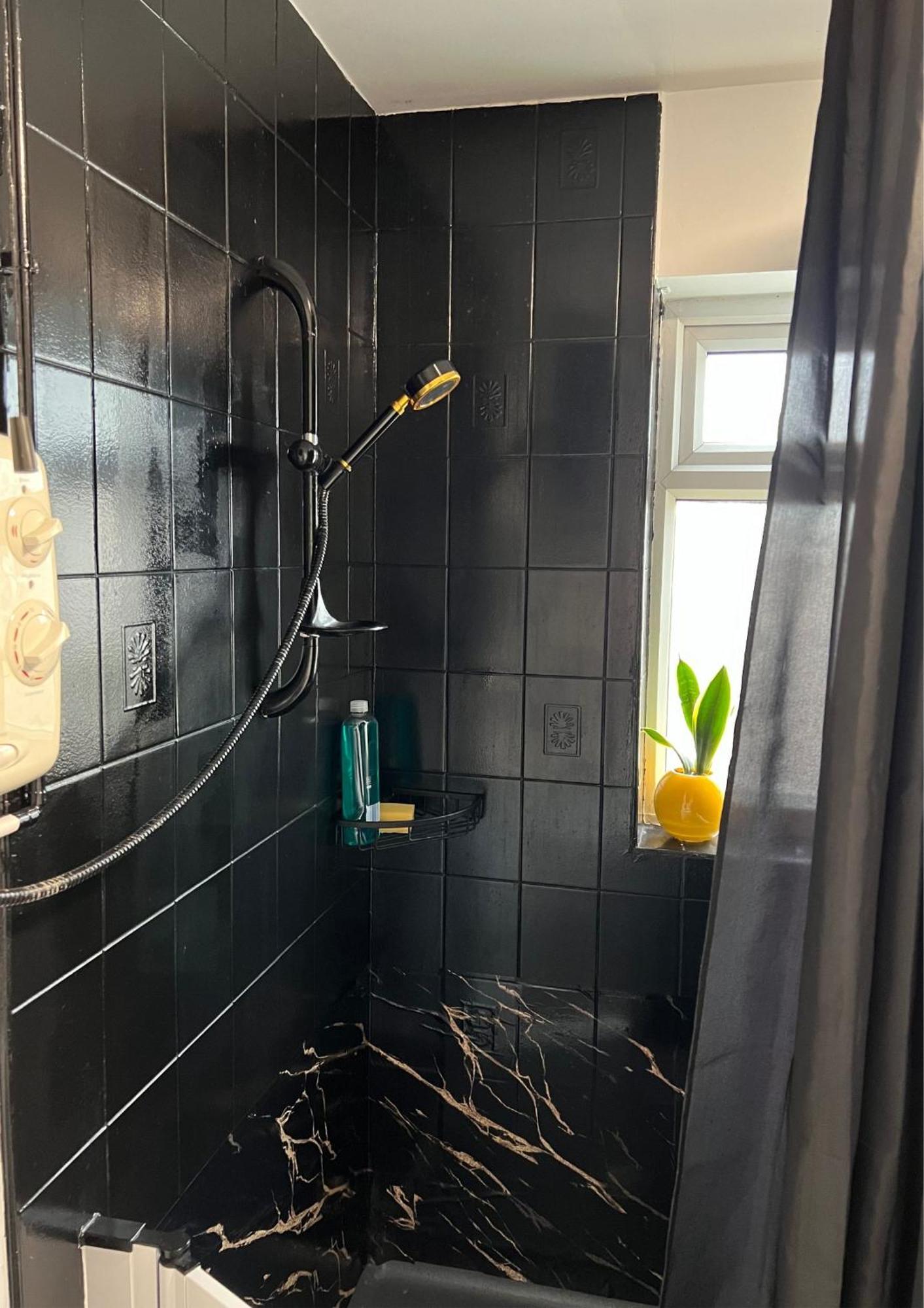 Double Room In Great Barr Near M5 - M6 - Parking - Tv Bed-Garden Birmingham Dış mekan fotoğraf
